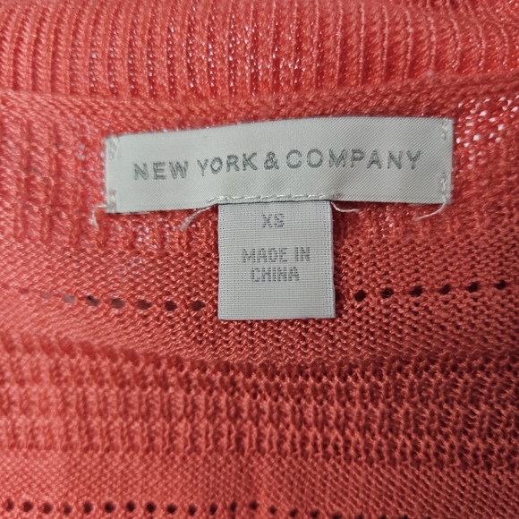 New York & Company Coral Crew Neck Sweater Sz XS - Picture 2 of 7
